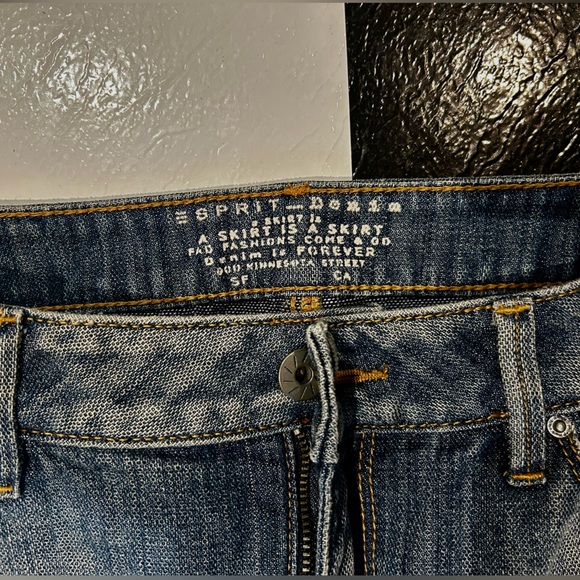 Distressed Esprit denim skirt - Picture 3 of 7